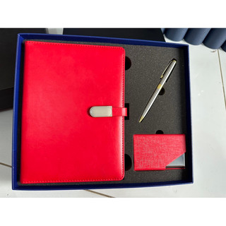 Giftset-Bộ quà tặng bút khắc tên, hộp namecard và sổ tay màu đỏ khắc tên theo yêu cầu