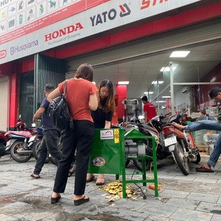 Máy băm cỏ vuông, máy thái cỏ voi, rau bèo, củ quả công suất 2hp giá rẻ như tro