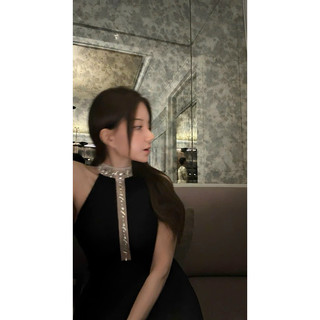 đầm yếm suông cổ đá lưới