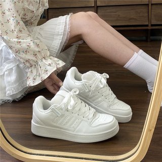 ( Tăng 1 size )Giày Nữ, Giày Sneaker nữ 2 màu Đen, Trắng lưỡi gà đế 3cm Siêu Nhẹ HOTTREND 2024!
