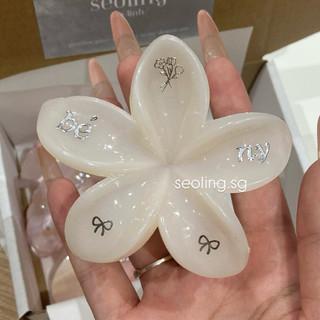 Kẹp hoa sứ coquette nơ trắng mướt bạn gái rất iu em pé rất thích