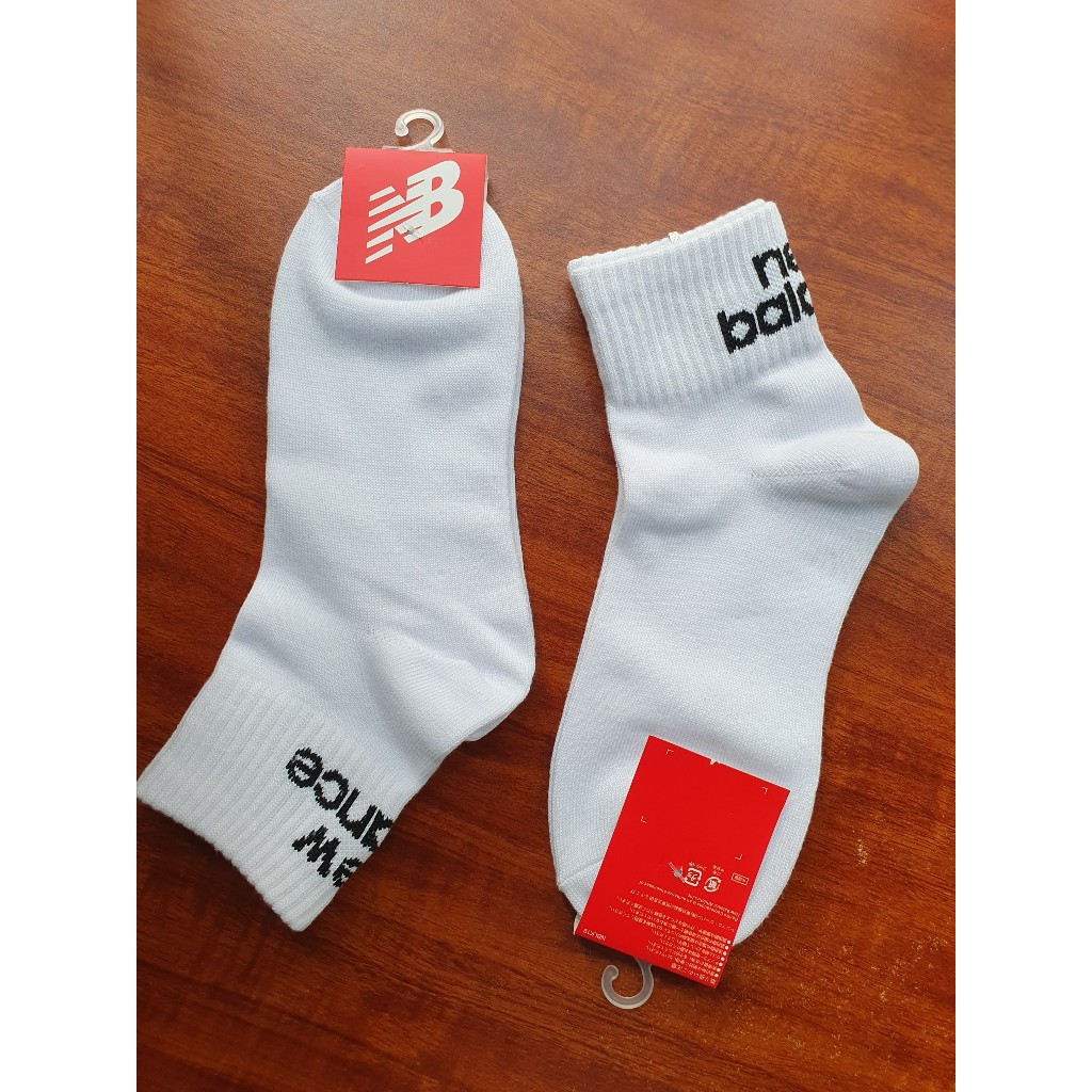 Tất New Balance cổ trung
