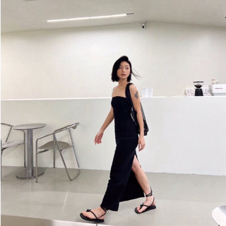 RedA | Đầm ống suông dài xẻ tà sau - Gwen Dress