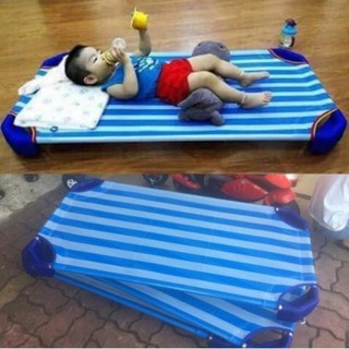 Giường lưới cho bé, Giường lưới mầm non thoáng mát có 2 thanh đỡ lưng inox 120x60x10cm