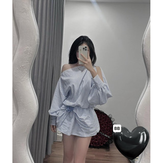 Váy kẻ lệch vai xẻ tay đính hoa