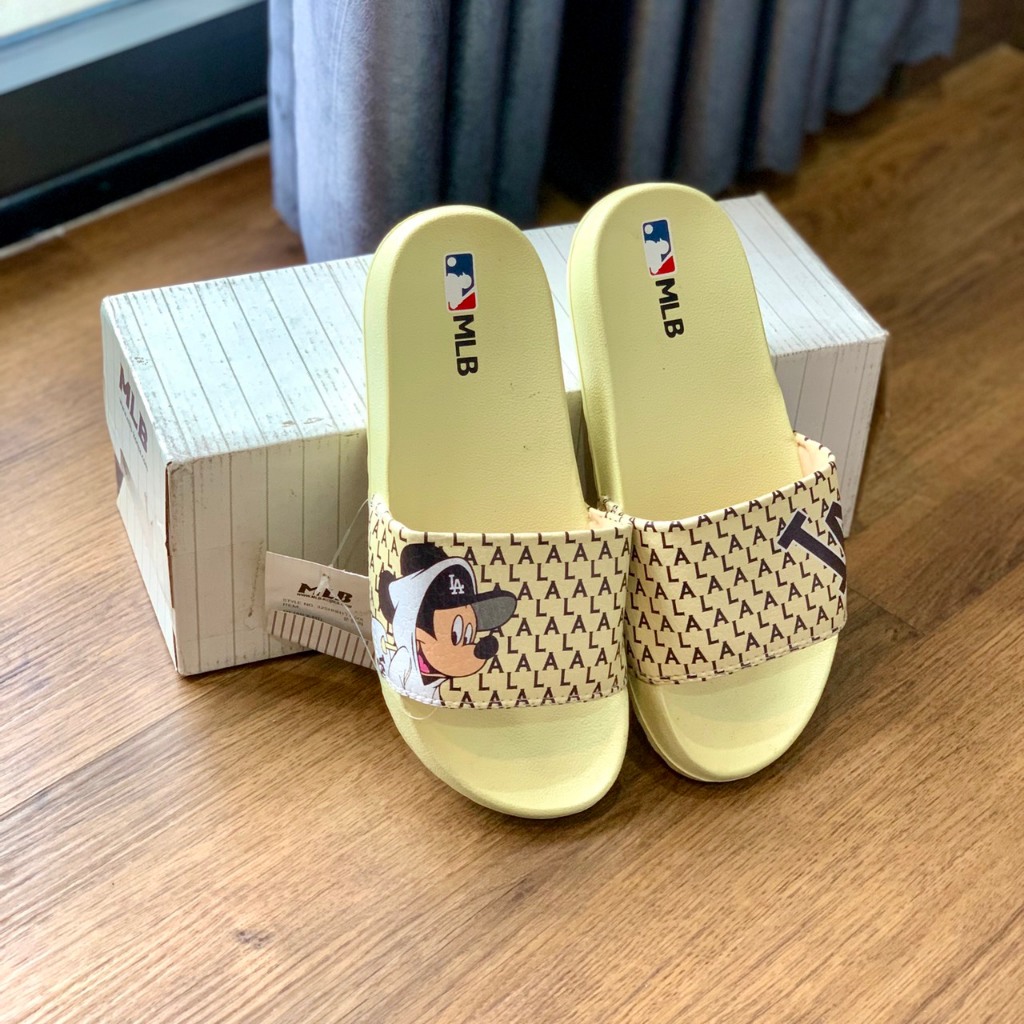 Dép 𝐌𝐋𝐁 NY LA quai ngang nam nữ, dép mlb quai ngang thể thao in 𝐌𝐢𝐜𝐤𝐞𝐲 màu vàng bơ