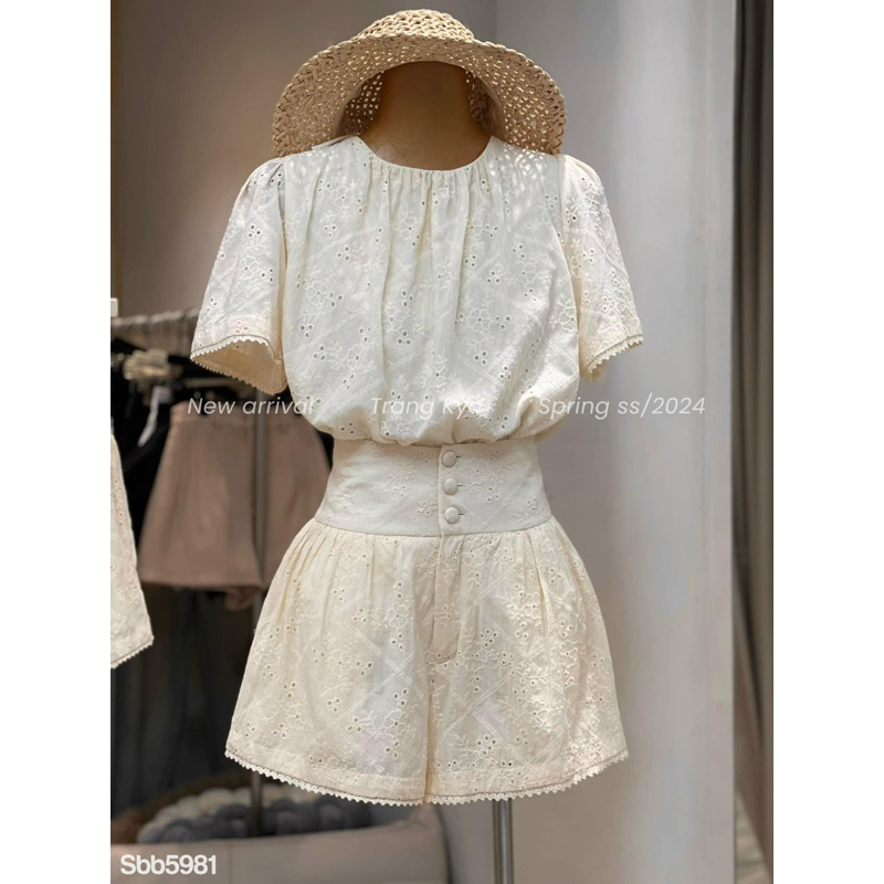 Set Bộ Chất Thô Boi Thêu hoa màu kem Áo + quần short
