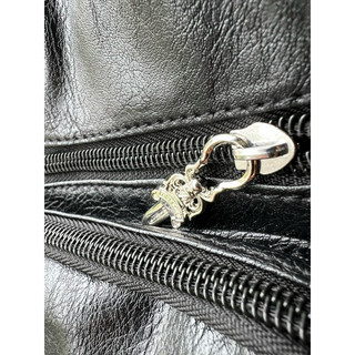 Túi đeo chéo Chrome Hearts