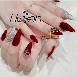 Huỳnh nailbox móng úp tay thiết kế đỏ cherry