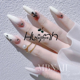 Nailbox Móng Úp Thiết Kế Ombre Đính Charm Đá