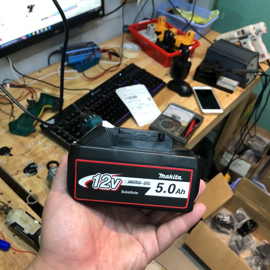 Pin Makita 12v chân phổ thông , phù hợp makita 12v đầu khía, ứng dụng để lấy nguồn 12v