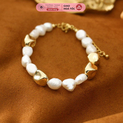 Vòng Tay Ngọc Trai Dẹt 8Ly Mix Charm Đậu Titan Mạ Vàng Tinh Tế Thời Trang - Ngọc Trai Trường Thịnh