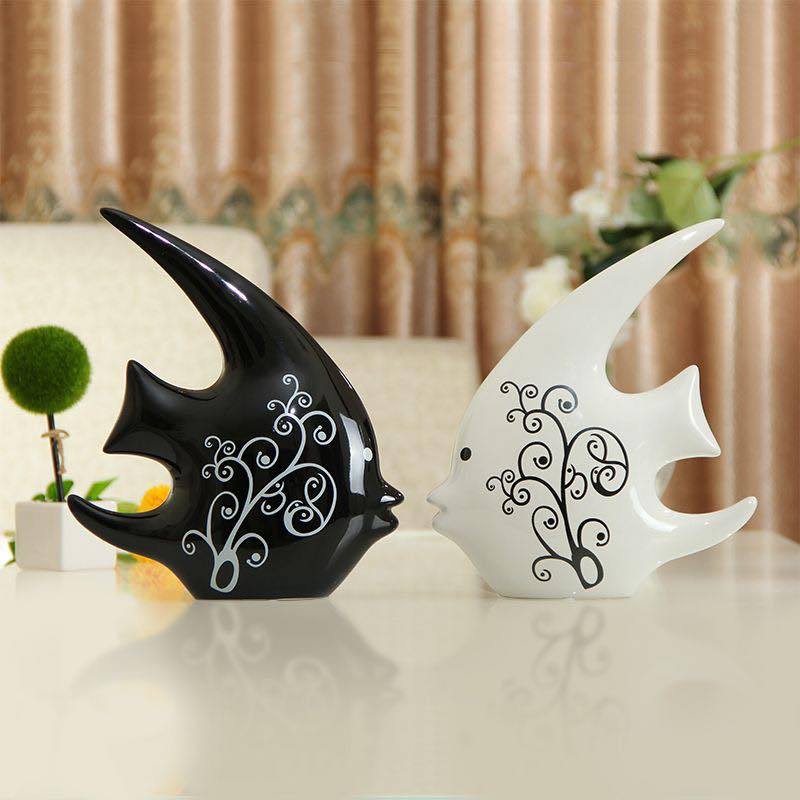 Tượng đôi cá họa tiết decor tủ