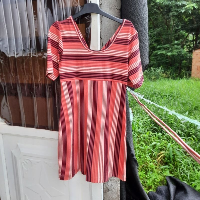 thanh lí cá nhân đầm thun co dãn cổ V