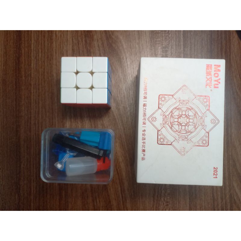 (2nd) Rubik WRM 2021 90% có box phụ kiện và box ngoài, mất logo