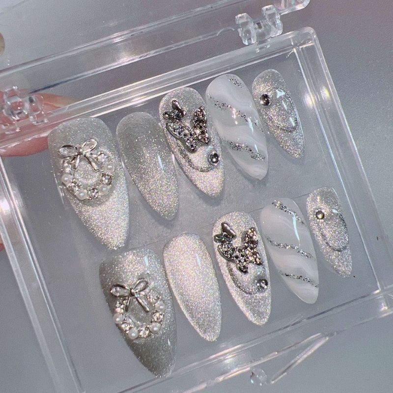 Nailbox thiết kế mắt mèo loang nhũ flash M107