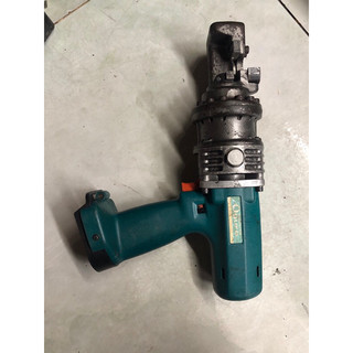 Cắt sắt thuỷ lực Makita