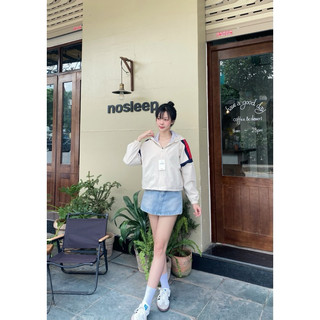 Áo khoác gió nữ phom rộng mẫu croptop pha viền tay