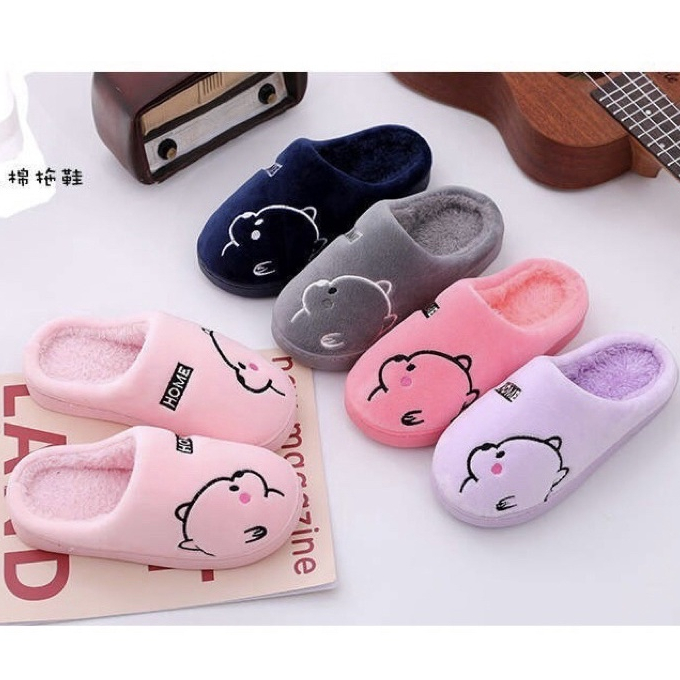 Dép bông hình gấu biu dễ thương đế cao su chống trơn trượt, giữ cho đôi chân ấm áp suốt mùa đông
