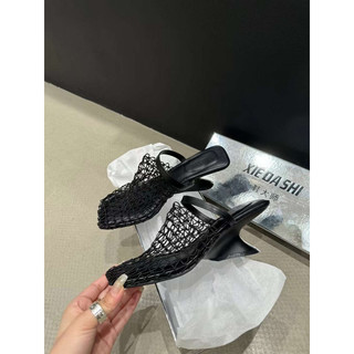 Sandal sục rọ lưới gót cong sành điệu