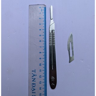 Lưỡi dao mổ số 23 và cán dao mổ số 4