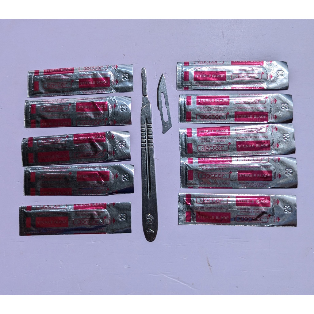 Lưỡi dao mổ số 23 và cán dao mổ số 4