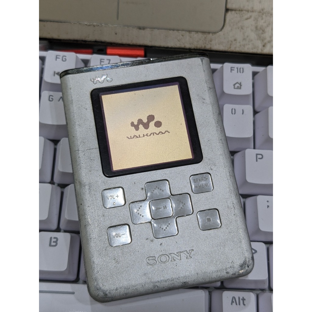 Máy nghe nhạc SONY HD5 20Gb