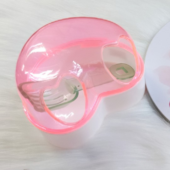 Nhà tắm cửa tim