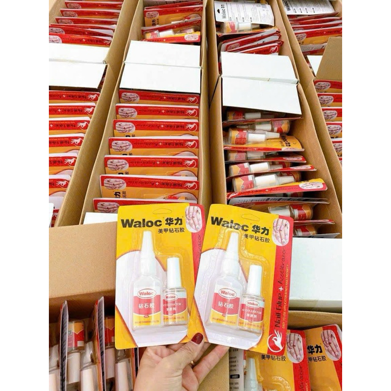 Các mẫu keo dán móng nail siêu bền