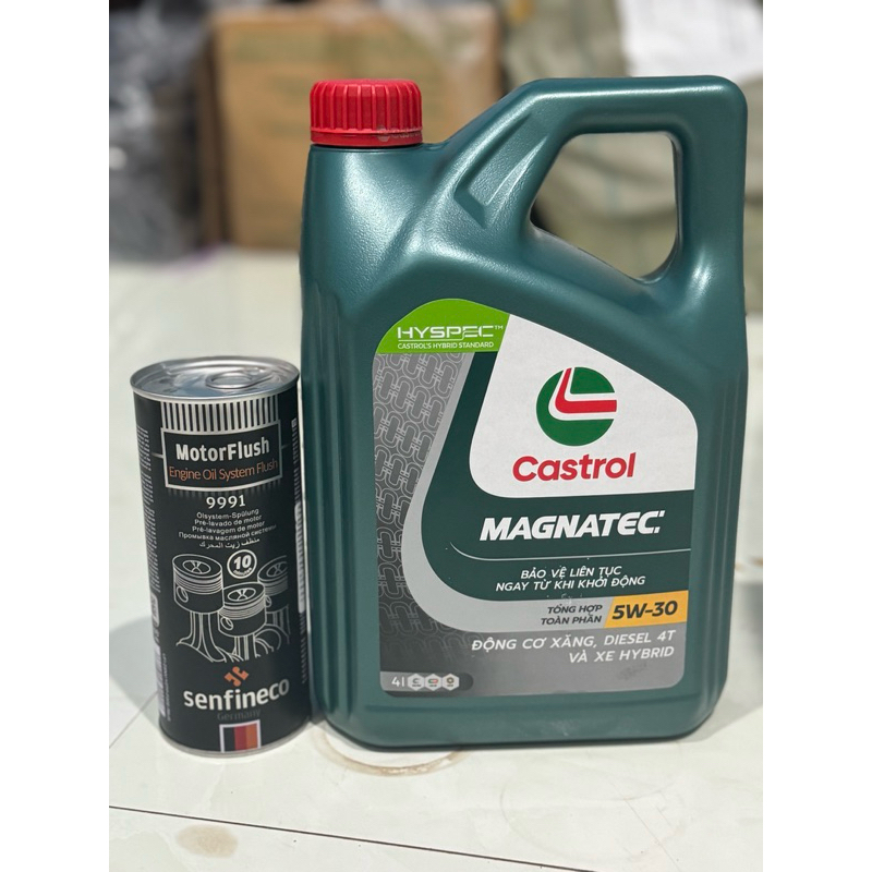 combo nhớt tổng hợp Castrol và súc động cơ senfineco 9991