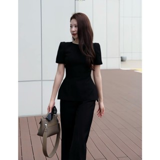 Áo sơ mi nữ peplum HANA kiểu dáng thanh lịch có hoa cài đệm vai H301