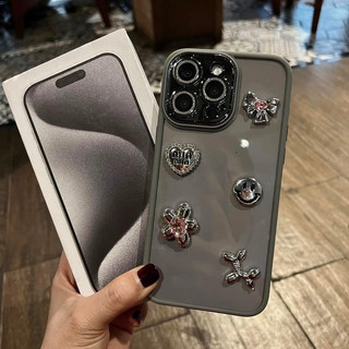 ỐP IPHONE VIỀN XÁM KÈM CAMERA NHŨ GẮN CHARM