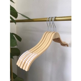 Móc treo quần áo trẻ em người lớn dán vai bằng nhựa