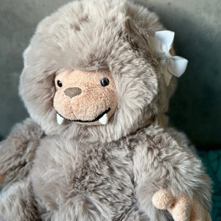 Quái vật jellycat bo big foot