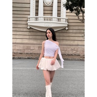 ÁO THUN LỆCH VAI PHỐI CỘT DÂY MISTY TOP | DECOS.SAIGON