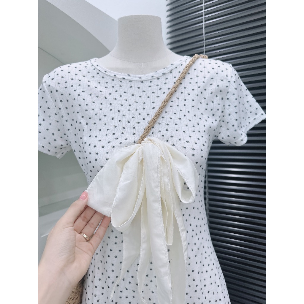 Bikini Swimsuit Ngắn Tay Dáng Đùi Đính Nơ Ngực Ren Lụa Ôm Body Phối Ống Sum Ren Đầm Nữ Đi Biển Kín Đáo Có Khóa Lưng | BigBuy360 - bigbuy360.vn
