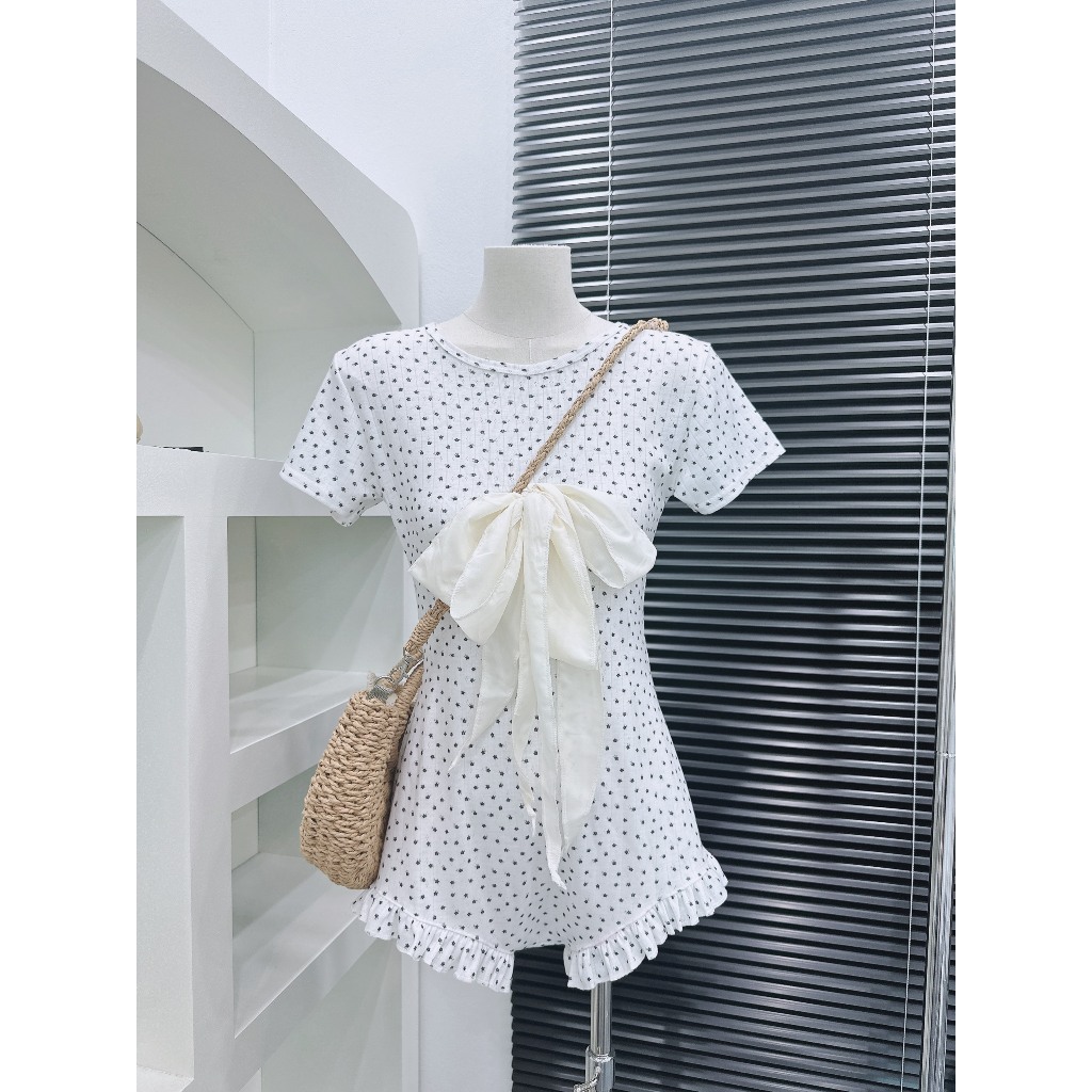 Bikini Swimsuit Ngắn Tay Dáng Đùi Đính Nơ Ngực Ren Lụa Ôm Body Phối Ống Sum Ren Đầm Nữ Đi Biển Kín Đáo Có Khóa Lưng | BigBuy360 - bigbuy360.vn