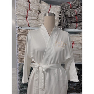 Áo choàng phi lụa makeup, spa, salon chất liệu lụa mát mịn, form may chuẩn mặc thoải mái