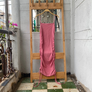 2hand đầm body hồng nhún 2 dây hiệu PA eo 62 đến 77cm dài 96cm mã 227