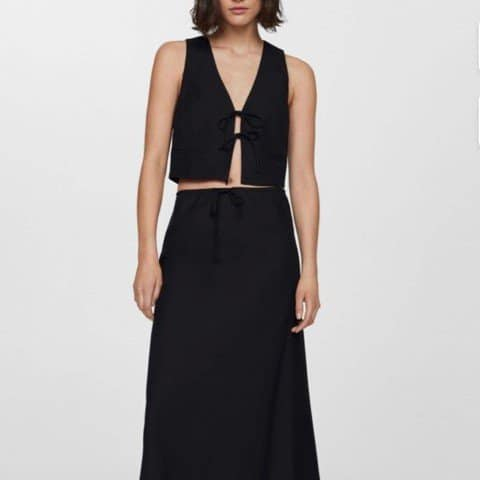 Áo croptop ghile đen thắt dây
