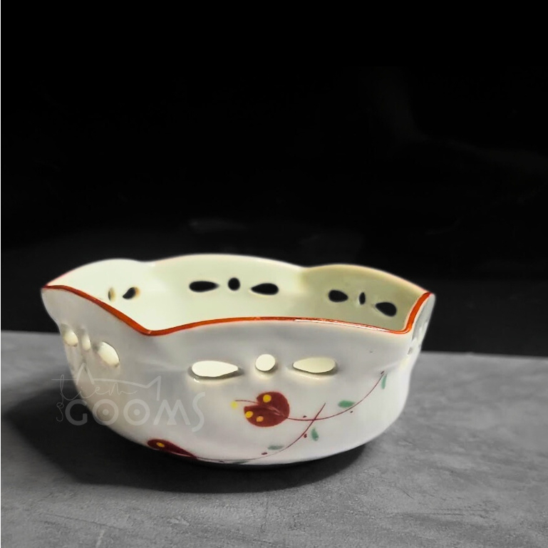 Chén gốm tam thái