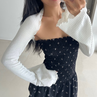 ÁO KHOÁC NGOÀI NGẮN TAY DÀI LOE | Necci.saigon