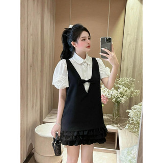 Set váy yếm viền bèo kèm áo sơ mi tay hoa siêu hot