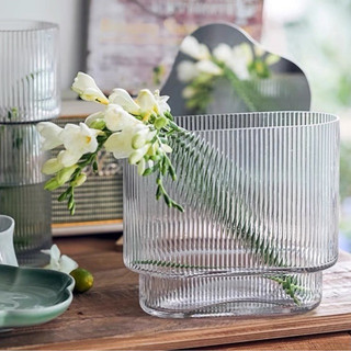 Bình hoa thủy tinh sọc phong cách Minimalist, Bình hoa trang trí phong cách tối giản