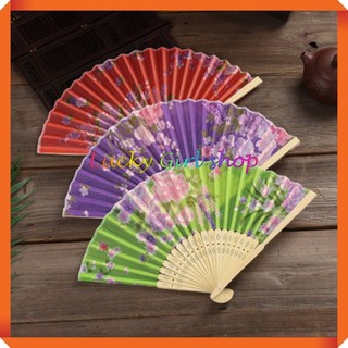 Quạt Xếp Cầm Tay Hoa Văn Xinh Xắn Vải Lụa Nan Tre Chạm Trổ Size 21*38cm - Món Quà Tặng Tuyệt Vời Cho Bản Thân Và Bạn Bè