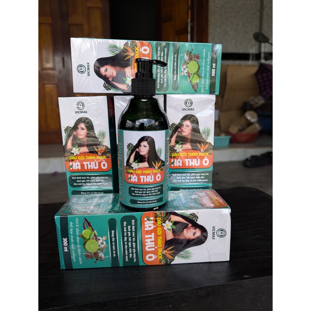 Dầu gội thảo dược Hà Thủ Ô 300ml