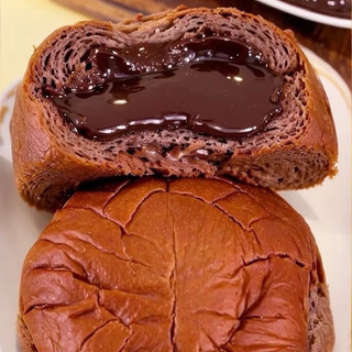 Bánh Mì Tươi Nhân Sữa Chua , Socola Chảy Siêu Hot