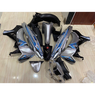 Dàn áo Sirius màu bạc phối đen, dán sẵn tem, hàng 1/2, ốp trước si Hello/dè trước Zin, chưa kèm pha đèn