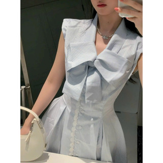 CÒN SIZE S - ĐẦM XANH SỌC PHỐI REN NƠ CỔ ( Tachi)