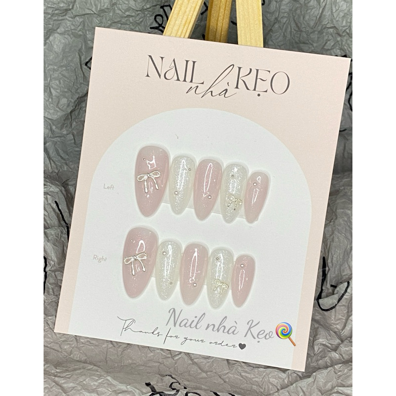 K76-nail box thiết kế Nhũ tuyết phối charm nơ bạc.